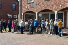 1.-wachten-op-de-bus